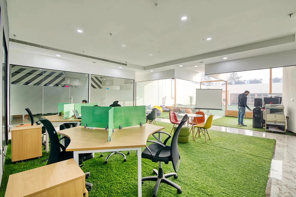 Cubicle Office Workstaiton with Green Top